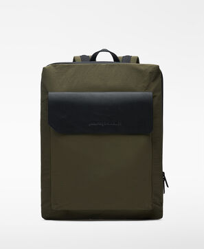 Mochila compacta de nylon verde para homem