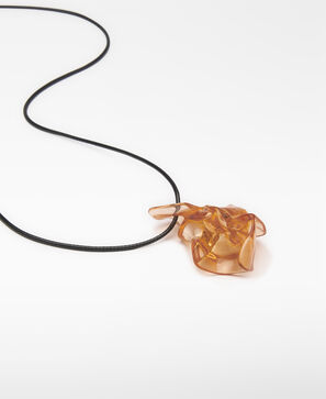 Translucent resin piece necklace woman