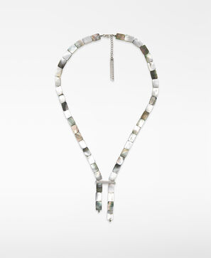 Collier en pi&egrave;ce de coquillage