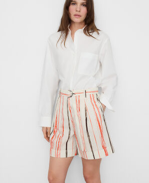 Bermudashorts mit unregelm&auml;&szlig;igen Seersucker-Streifen