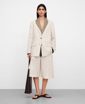 Linen double-pleated bermuda shorts