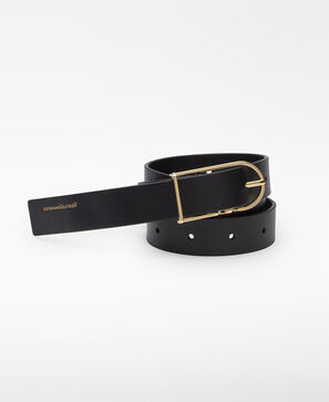 Leather belt with elongated buckle