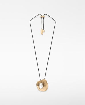 Metal piece necklace with pearl woman