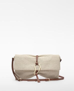 Raffia texture clutch with metal piece