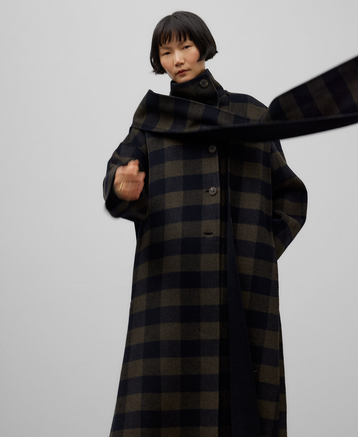 いラインアップ スカーフ付きチェックコート ジャケット・アウター