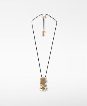 ダブルラッカーピースのネックレス