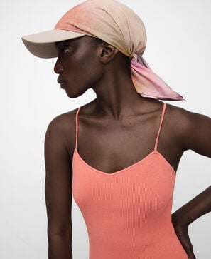 Cap with tie-dye printed scarf