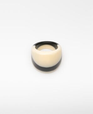 Bague en r&eacute;sine bicolore
