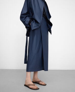 Falda tubo delantero cruzado