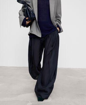 Tailored trousers with side pleat