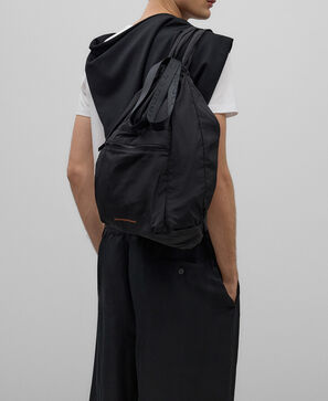 Black nylon shopper man