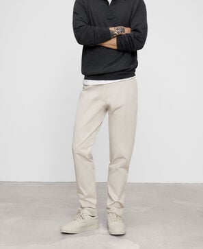 Pantal&oacute;n chino slim fit en algod&oacute;n