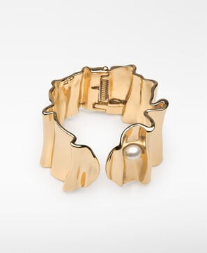 Pulseira em metal com pérola para mulher