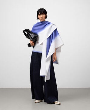 Cape en maille effet aérosol femme