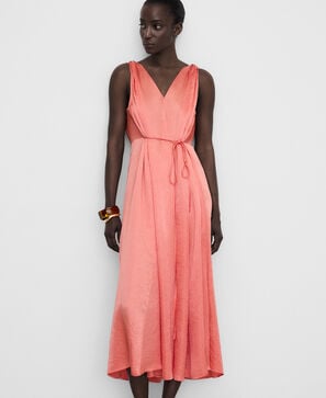 Vestido satinado tejido arrugado