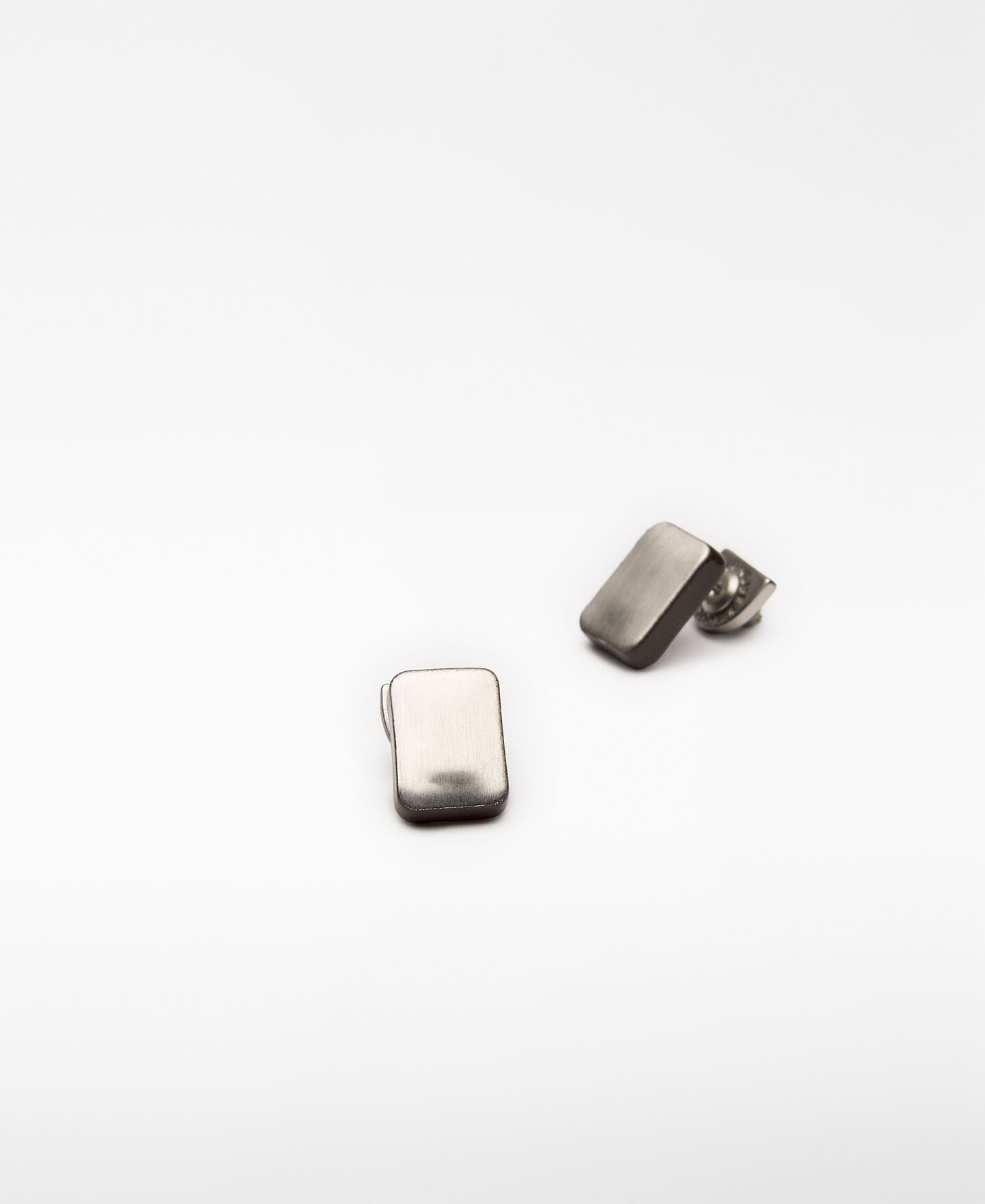 【STONEHENgE】Edge〜Silver Material V Earrings SA24A56N Sterling Silver Diamond Cut Hoop Earrings | Ernest Jones