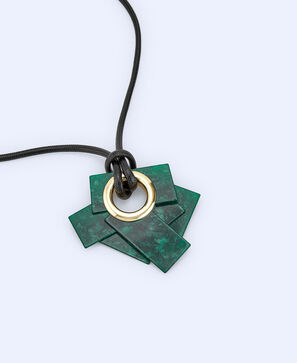 Colgante capas rectangulares en resina