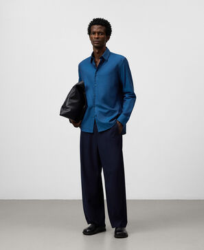 Camisa regular fit cuello italiano hombre