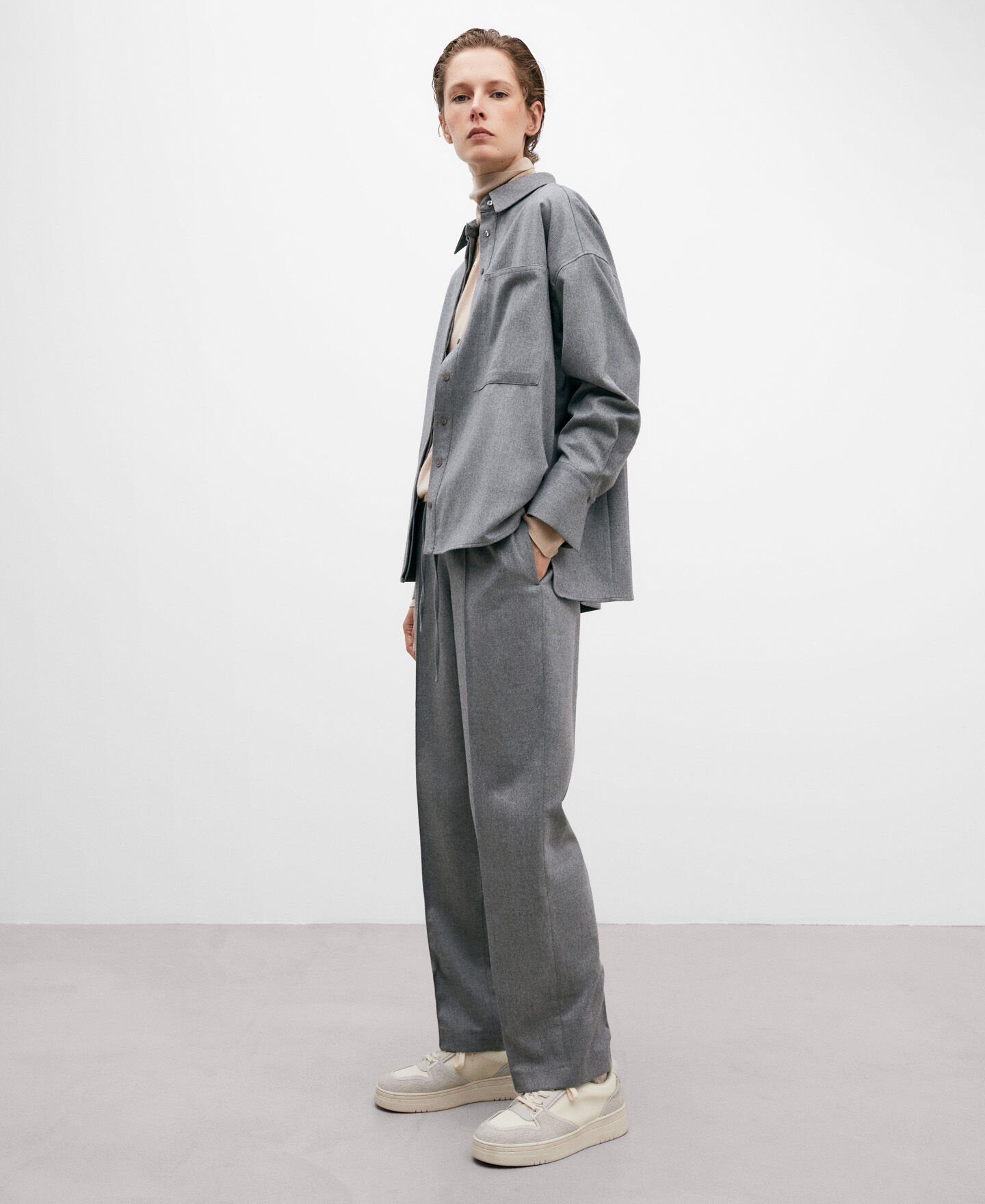 Pantalon blanco sales adolfo dominguez