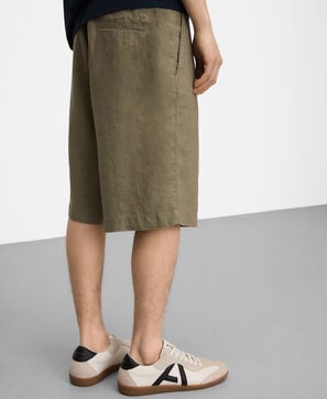 European linen pleated bermuda shorts