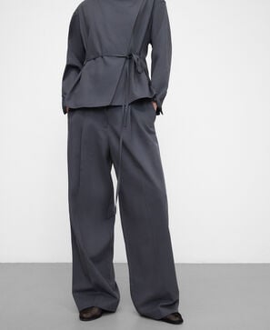 Straight pleated trousers