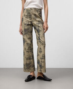 Pantalón flare estampado mujer
