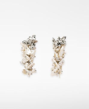 Metal piece and pearl earrings