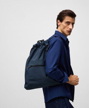 Drawstring backpack man