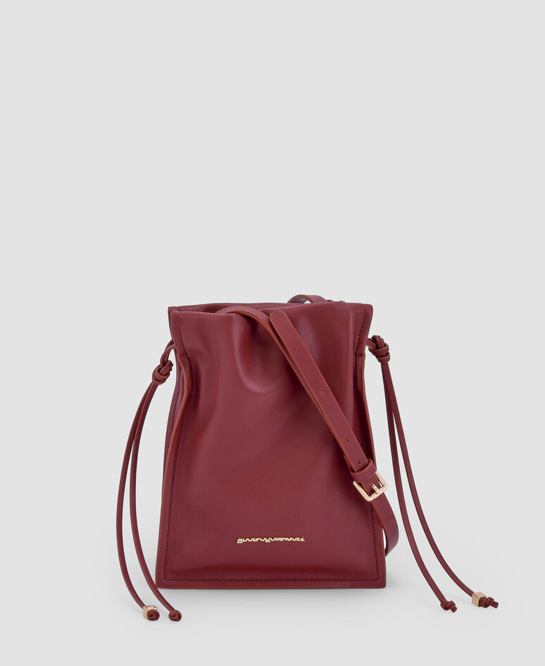 Mala a tiracolo pequena em material reciclado.