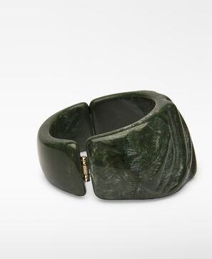 Embossed resin bracelet woman
