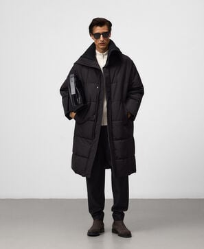 Abrigo oversize acolchado hombre