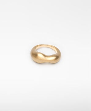 Irregular metal ring woman