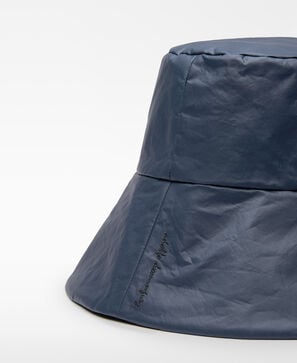 Bucket hat with pleat detail