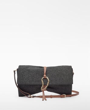 Raffia texture clutch with metal piece