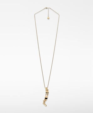 Metal piece necklace with pearl woman