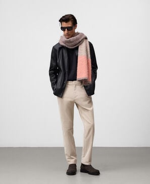 Pantalón chino regular fit pana hombre