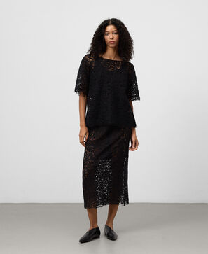 Embroidered knit top woman