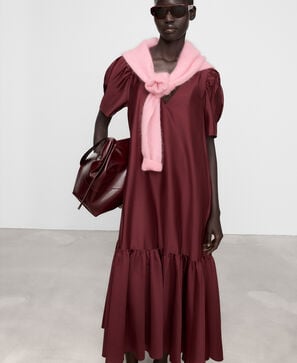 Vestido comprido evas&eacute; folho amplo