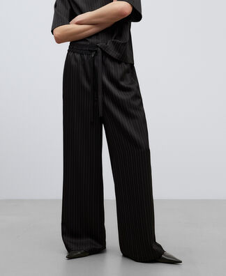 Black elasticated waist trousers woman