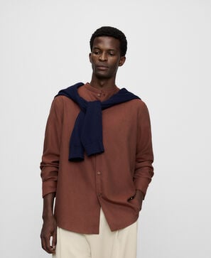 Camisa regular fit cuello mao algod&oacute;n