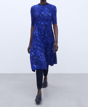 Vestidos y Monos de Mujer | Primavera-Verano 23 | Adolfo Domínguez Vestidos y Monos de Mujer | Primavera-Verano 23 | Adolfo Domínguez