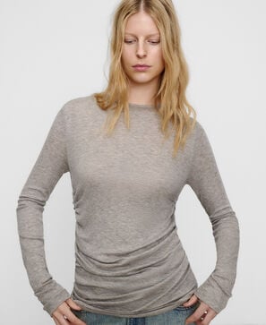 Long sleeve gathered T-shirt