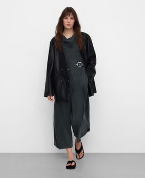 Mono semientallado escote drapeado