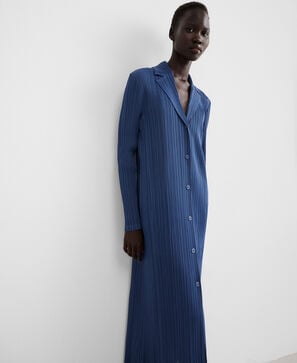 Vestido comprido crinkle gola de lapela