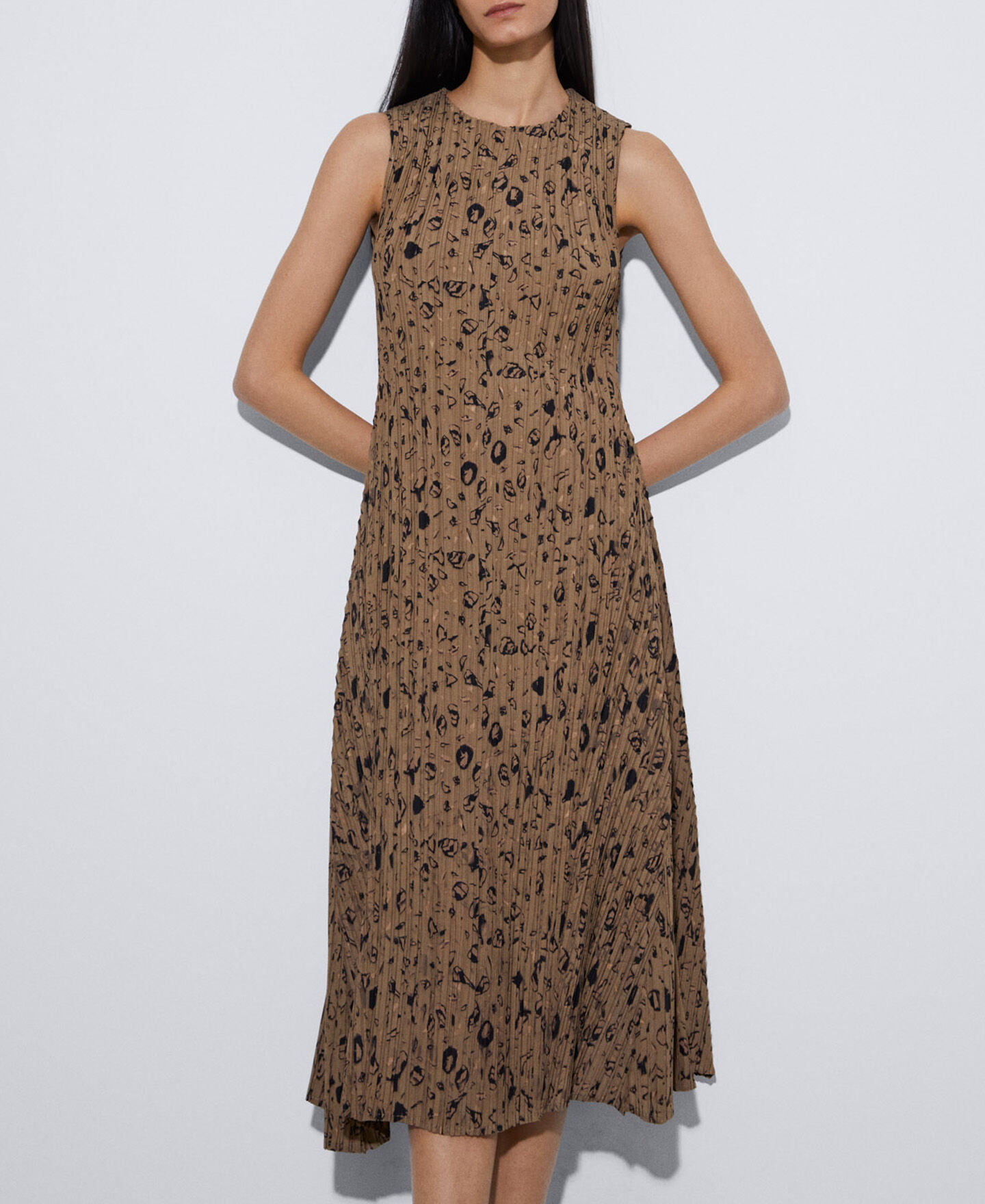 Descubre Vestidos y Monos | Primavera-Verano 22 | Adolfo Domínguez