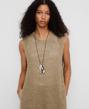 Two-tone metal pendant necklace