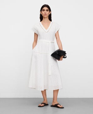 Vestido bordado ingl&eacute;s escote pico