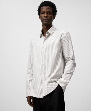 Spread collar striped shirt man