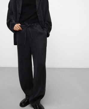 Pantal&oacute;n relaxed fit cord&oacute;n