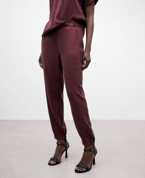 Pantalón jogger burdeos